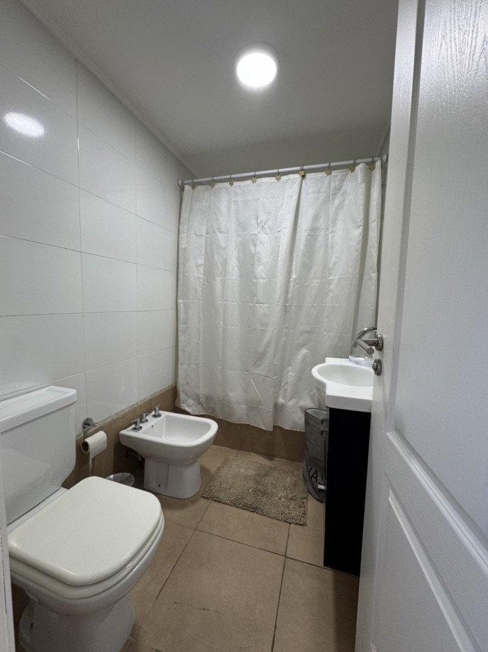 ()SEMIPISO 3 AMB CON COCHERA ZONA GUEMES EN ALQUILER 24 MESES