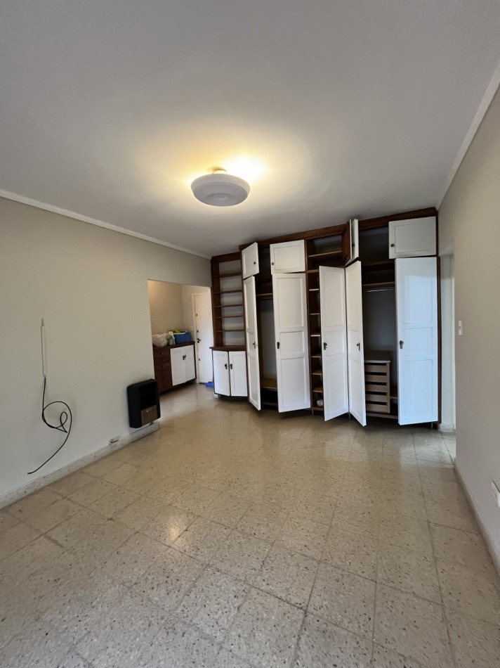 ()ALQUILER ANUAL DEPARTAMENTO 2 AMBIENTES CON BALCON AL FRENTE ZONA ALDREY