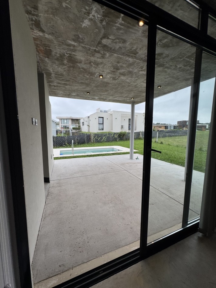 CASA EN ALQUILER 24 MESES CON PISCINA EN RUMENCO JOVEN