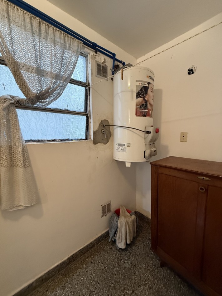 VENTA DEPARTAMENTO 3 AMB CON DEP Y COCHERA ESTADO ORIGINAL EN COLON Y ALSINA CON BALCON A LA CALLE