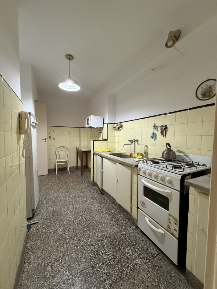 VENTA DEPARTAMENTO 3 AMB CON DEP Y COCHERA ESTADO ORIGINAL EN COLON Y ALSINA CON BALCON A LA CALLE