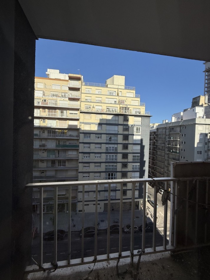 VENTA DEPARTAMENTO 3 AMB CON DEP Y COCHERA ESTADO ORIGINAL EN COLON Y ALSINA CON BALCON A LA CALLE