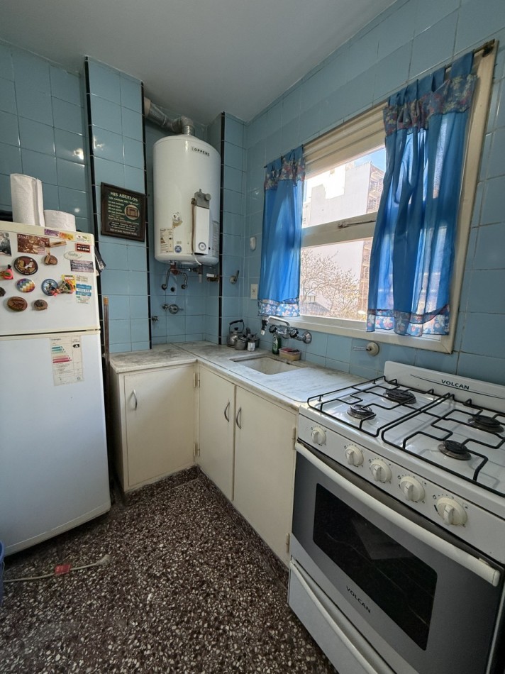VENTA DTO 3 AMB CON DEPENDENCIA AL FRENTE C/BALCON ORIGINAL . MICROCENTRO
