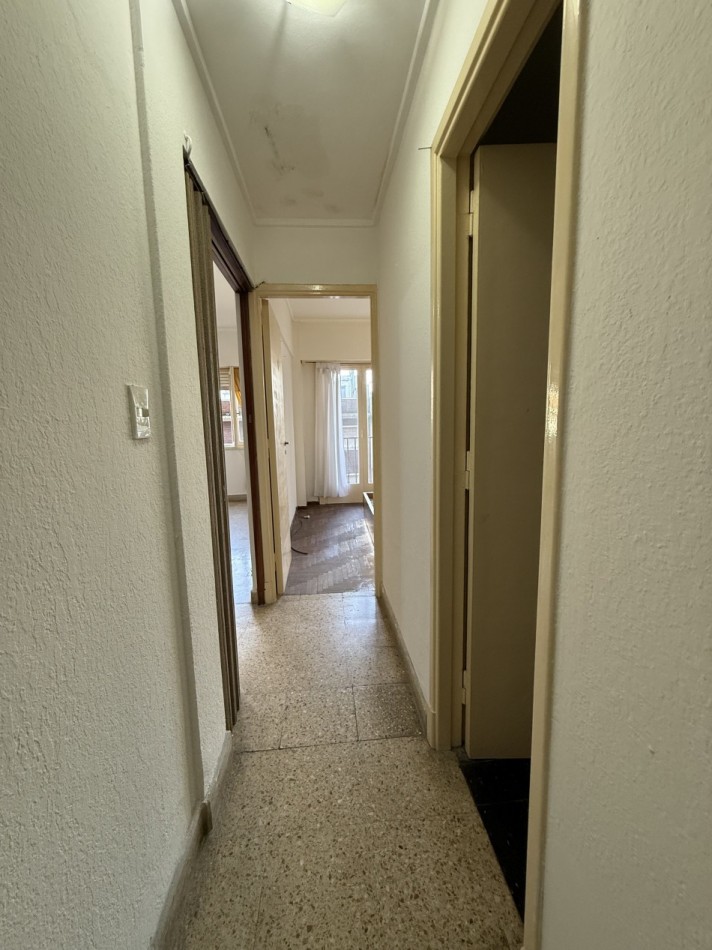 VENTA DTO 3 AMB CON DEPENDENCIA AL FRENTE C/BALCON ORIGINAL . MICROCENTRO