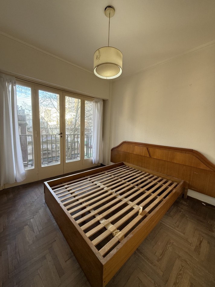 VENTA DTO 3 AMB CON DEPENDENCIA AL FRENTE C/BALCON ORIGINAL . MICROCENTRO