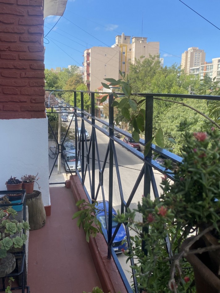 VENTA APTO CREDITO | DEPARTAMENTO 3 AMBIENTES RECICLADO AL FRENTE CON BALCON CHAUVIN