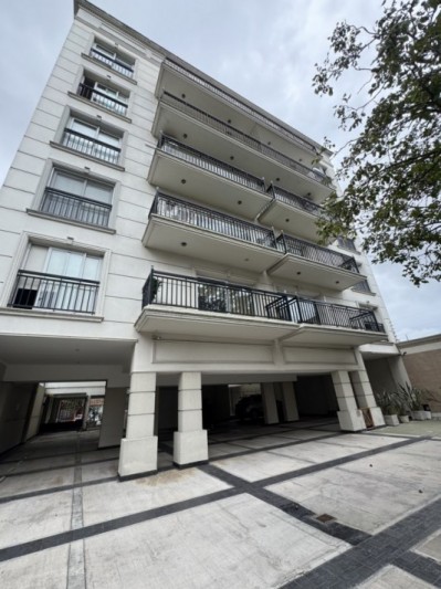 VENTA DEPTO 4 AMBIENTES MAS OFFICE CON BALCON Y COCHERA