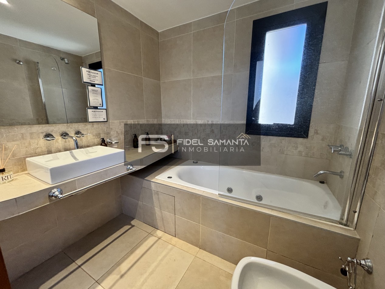 MODERNA CASA 3 AMB EN BARRANCAS SAN BENITO