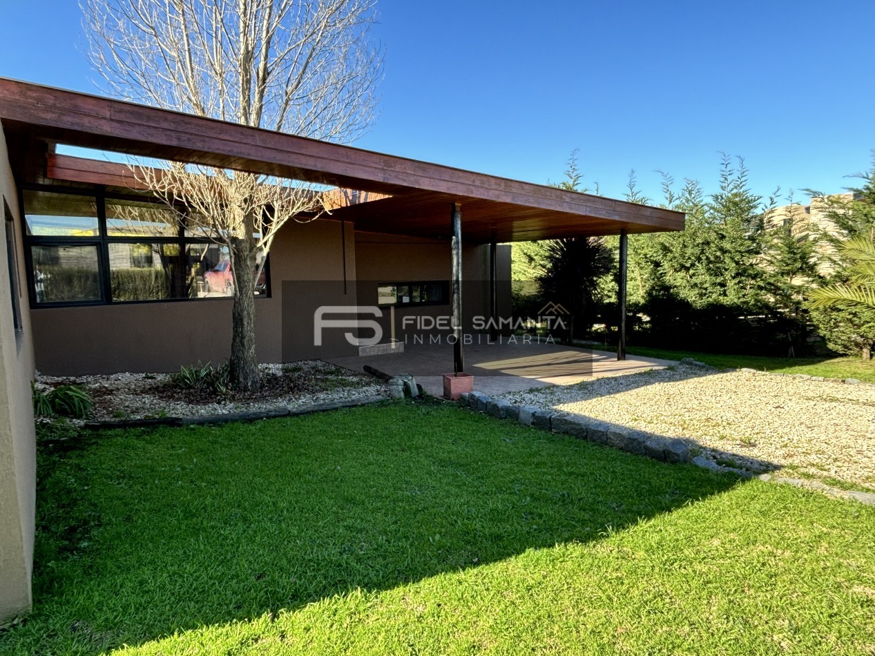 MODERNA CASA 3 AMB EN BARRANCAS SAN BENITO