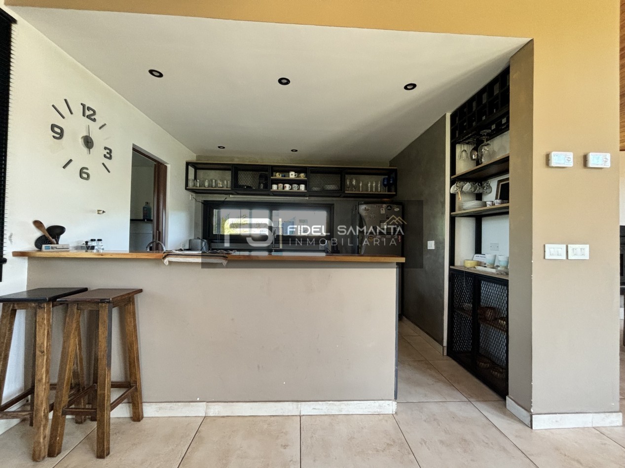 MODERNA CASA 3 AMB EN BARRANCAS SAN BENITO
