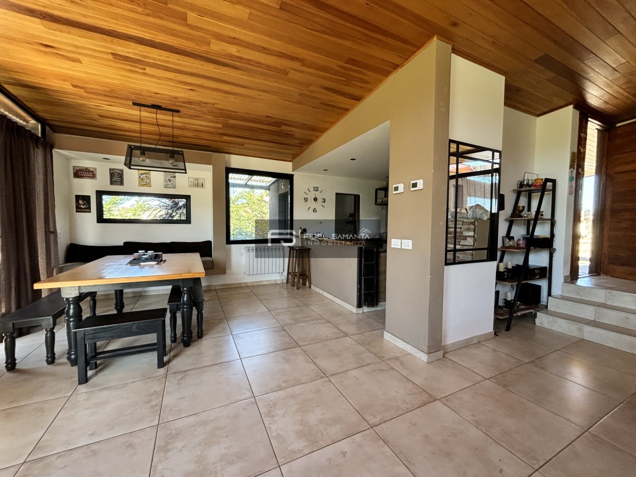 MODERNA CASA 3 AMBIENTES AMOBLADA CON PILETA EN ALQUILER 12/24 M BARRANCAS SAN BENITO