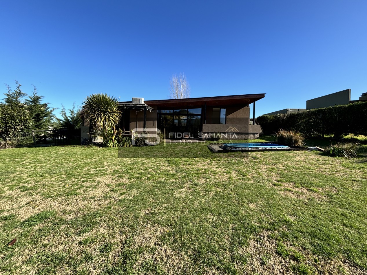 MODERNA CASA 3 AMB EN BARRANCAS SAN BENITO