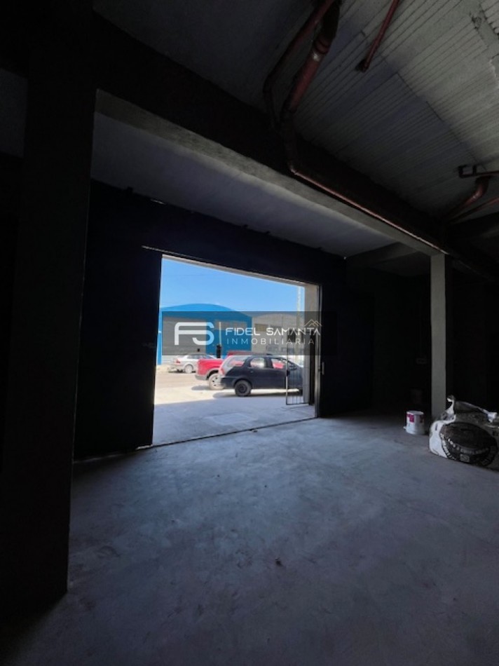 VENTA IMPORTANTE DEPOSITO DE 560 MTS A ESTRENAR. ZONA TRES ARROYOS Y 25 DE MAYO