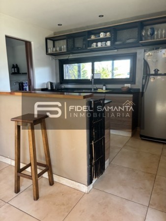 MODERNA CASA 3 AMBIENTES AMOBLADA CON PILETA EN ALQUILER 12/24 M BARRANCAS SAN BENITO