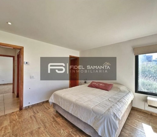 MODERNA CASA 3 AMBIENTES AMOBLADA CON PILETA EN ALQUILER 12/24 M BARRANCAS SAN BENITO