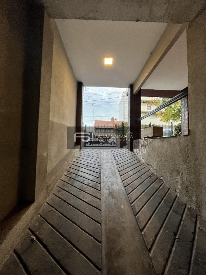 OPORTUNIDAD VENTA DPTO RECICLADO 4 AMB con COCH Opc. Zona Aldrey a