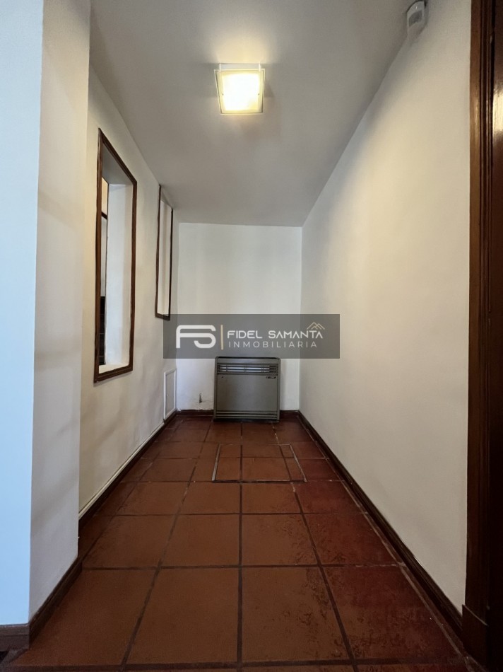 RETASADO VENTA HERMOSO PH 3 Amb con garage Y pequeño parque. Hermoso entorno SAN CAYETANO