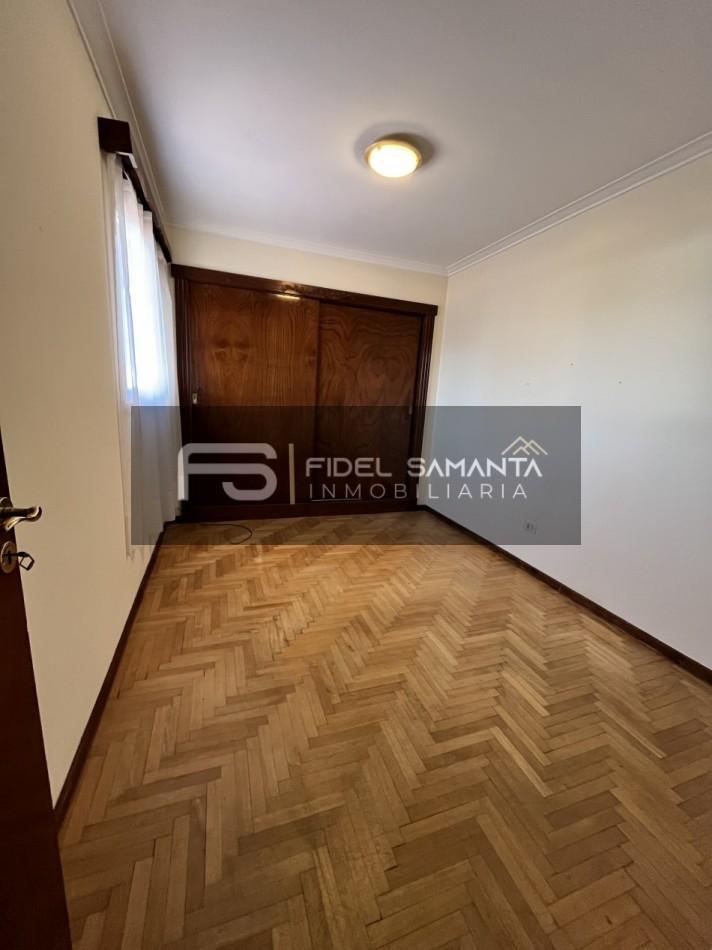 VENTA CHALET 6 AMBIENTES CON GARAGE PARQUE Y QUINCHO EN ZONA POMPEYA ZONIFICACION APTO EDIFICIO