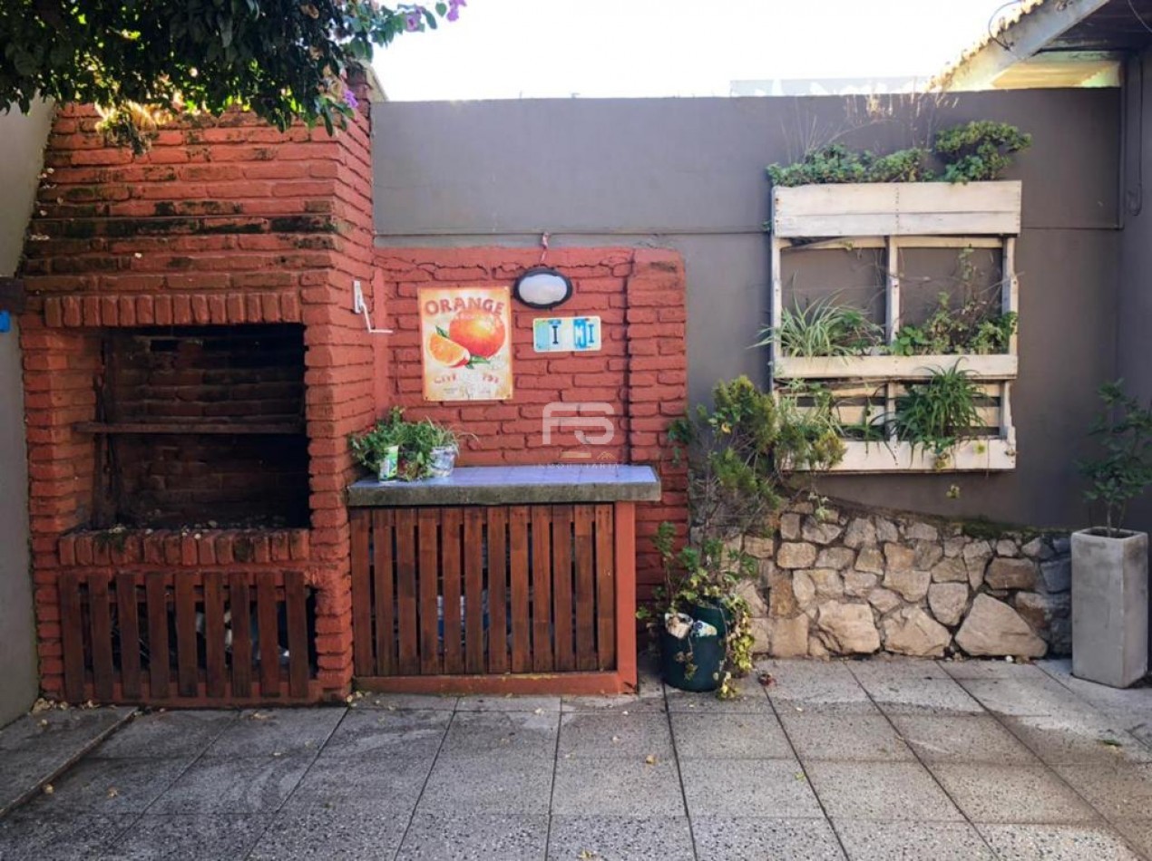 DUPLEX 3 AMBIENTES CON COCHERA Y PATIO PUNTA MOGOTES