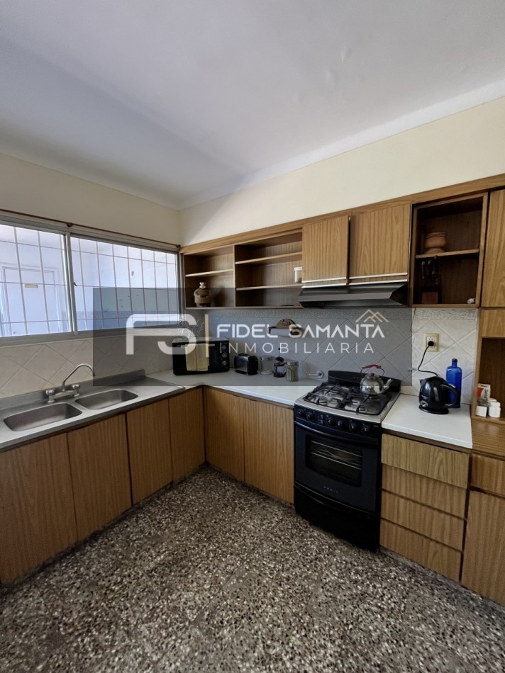 VENTA CHALET 6 AMBIENTES CON GARAGE PARQUE Y QUINCHO EN ZONA POMPEYA ZONIFICACION APTO EDIFICIO