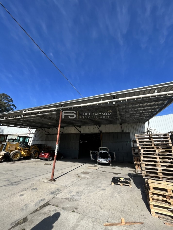 ALQUILER DE IMPORTANTE DEPOSITO 2500 MTS2 CON PLAYON DE MANIOBRA RUTA 88
