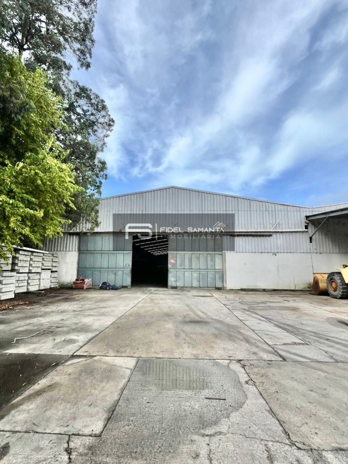 ALQUILER DE IMPORTANTE DEPOSITO 2500 MTS2 CON PLAYON DE MANIOBRA RUTA 88
