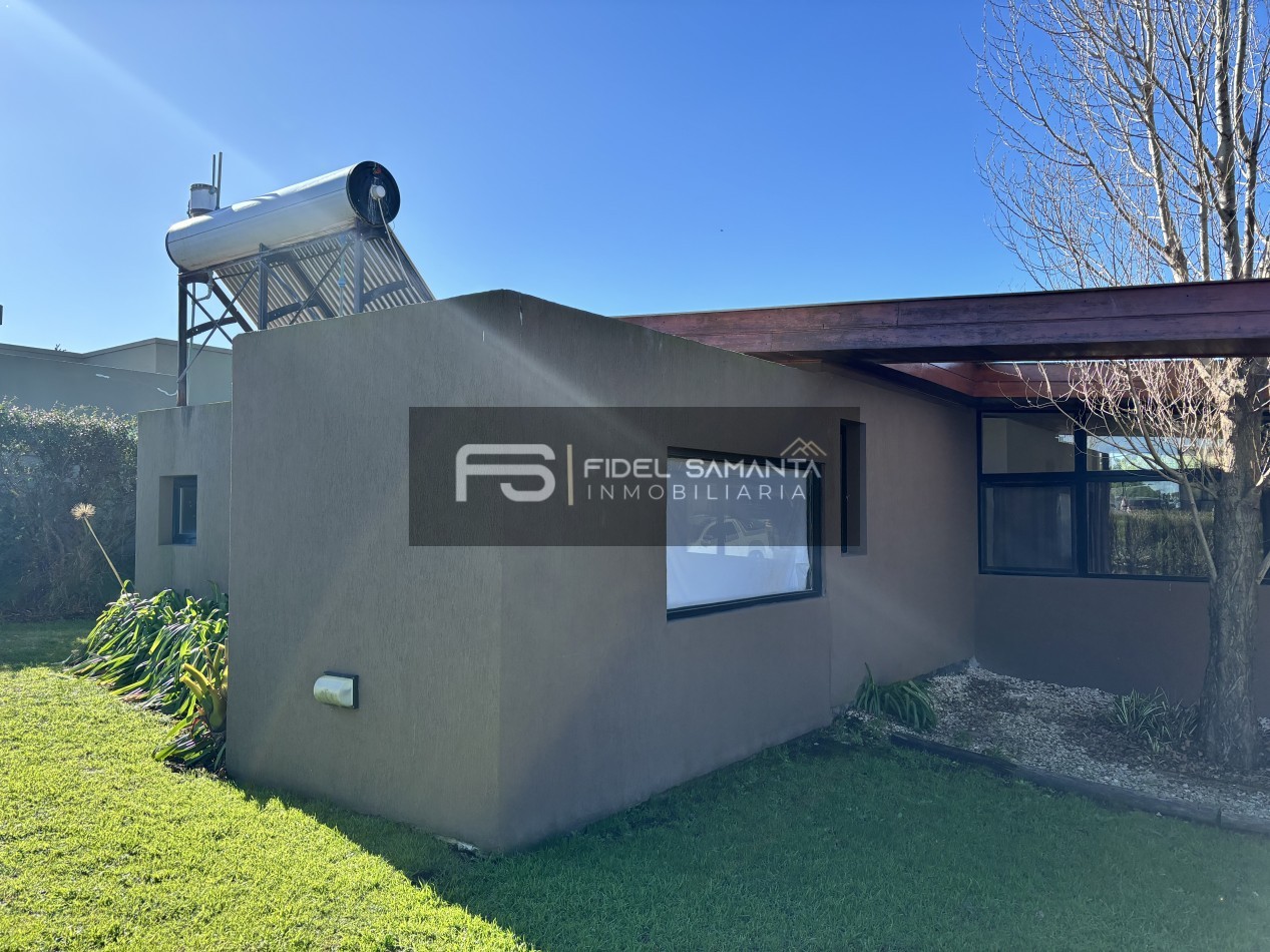 MODERNA CASA 3 AMB EN BARRANCAS SAN BENITO