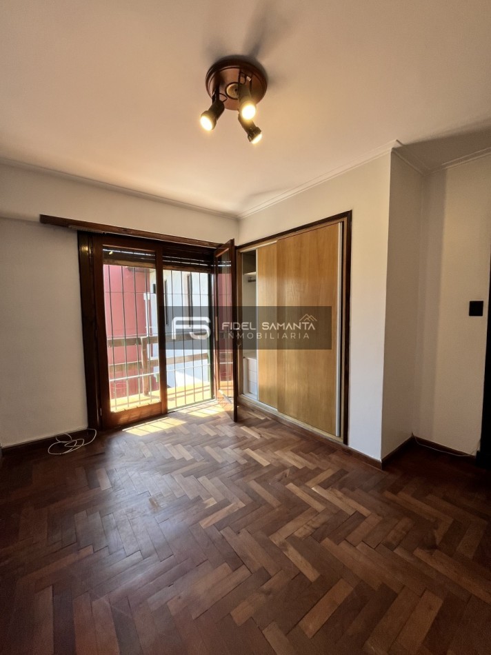 RETASADO VENTA HERMOSO PH 3 Amb con garage Y pequeño parque. Hermoso entorno SAN CAYETANO