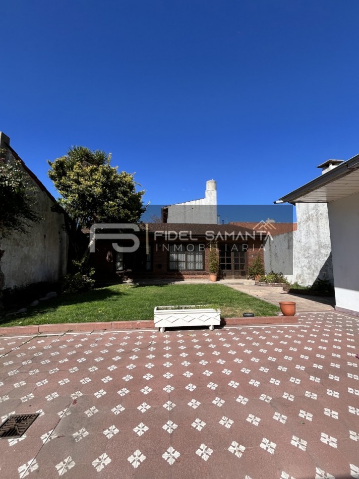 VENTA CHALET 6 AMBIENTES CON GARAGE PARQUE Y QUINCHO EN ZONA POMPEYA ZONIFICACION APTO EDIFICIO