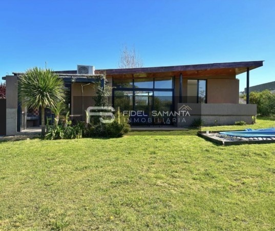 MODERNA CASA 3 AMBIENTES AMOBLADA CON PILETA EN ALQUILER 12/24 M BARRANCAS SAN BENITO