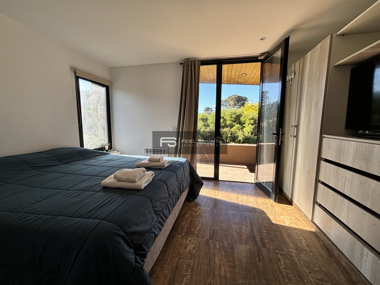 MODERNA CASA 3 AMBIENTES AMOBLADA CON PILETA EN ALQUILER 12/24 M BARRANCAS SAN BENITO