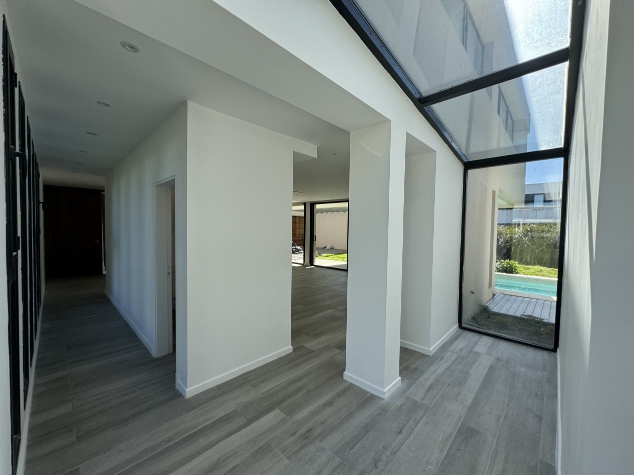 CASA CON PISCINA EN ALQUILER 24 MESES EN EL BARRIO PRIVADO RUMENCO