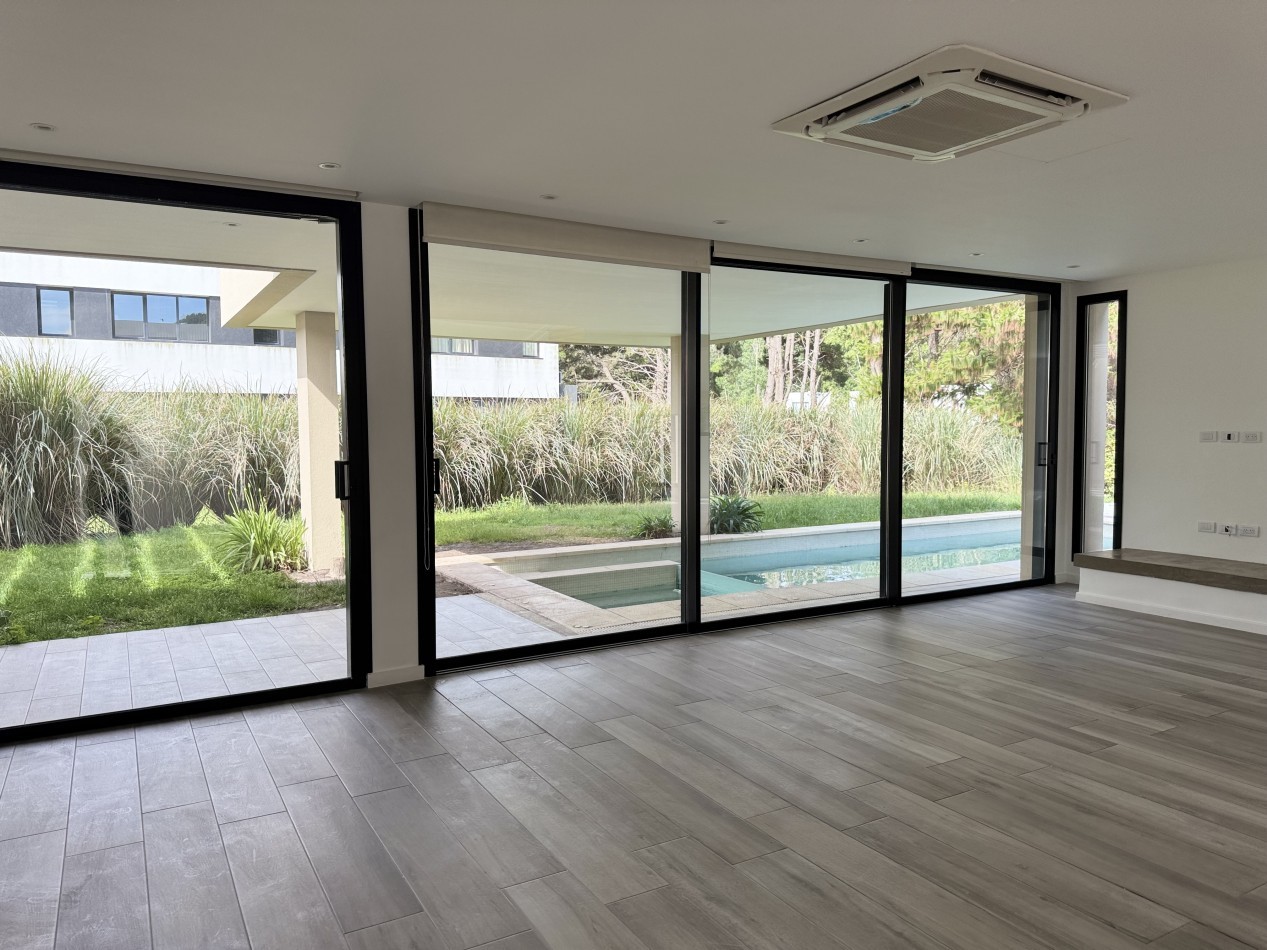CASA CON PISCINA EN ALQUILER 24 MESES EN EL BARRIO PRIVADO RUMENCO