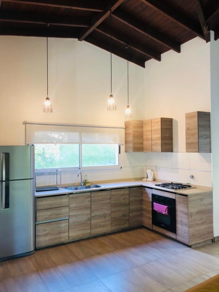 ALQUILER / VENTA ANUAL CASA 4 AMBIENTES EN VALERIA DEL MAR CON CALEFACCION POR RADIADORES GRAN ENTORNO