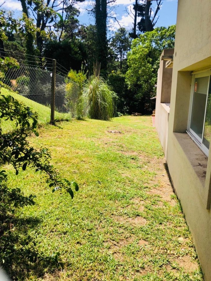 ALQUILER / VENTA ANUAL CASA 4 AMBIENTES EN VALERIA DEL MAR CON CALEFACCION POR RADIADORES GRAN ENTORNO