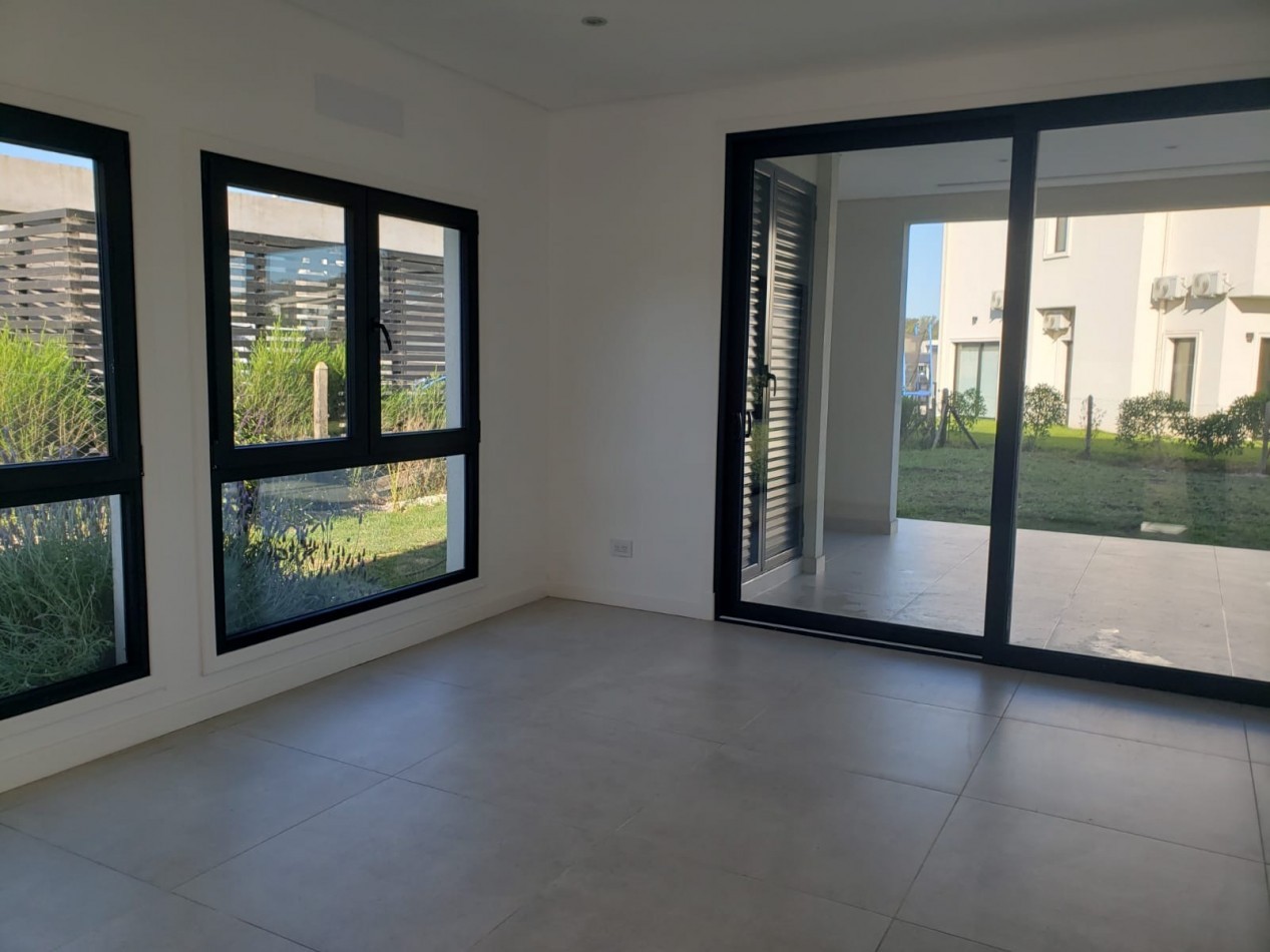 ALQUILER 24 MESES 4 AMB ESTILO Y CONFORT CASA A ESTRENAR  RUMENCO JOVEN