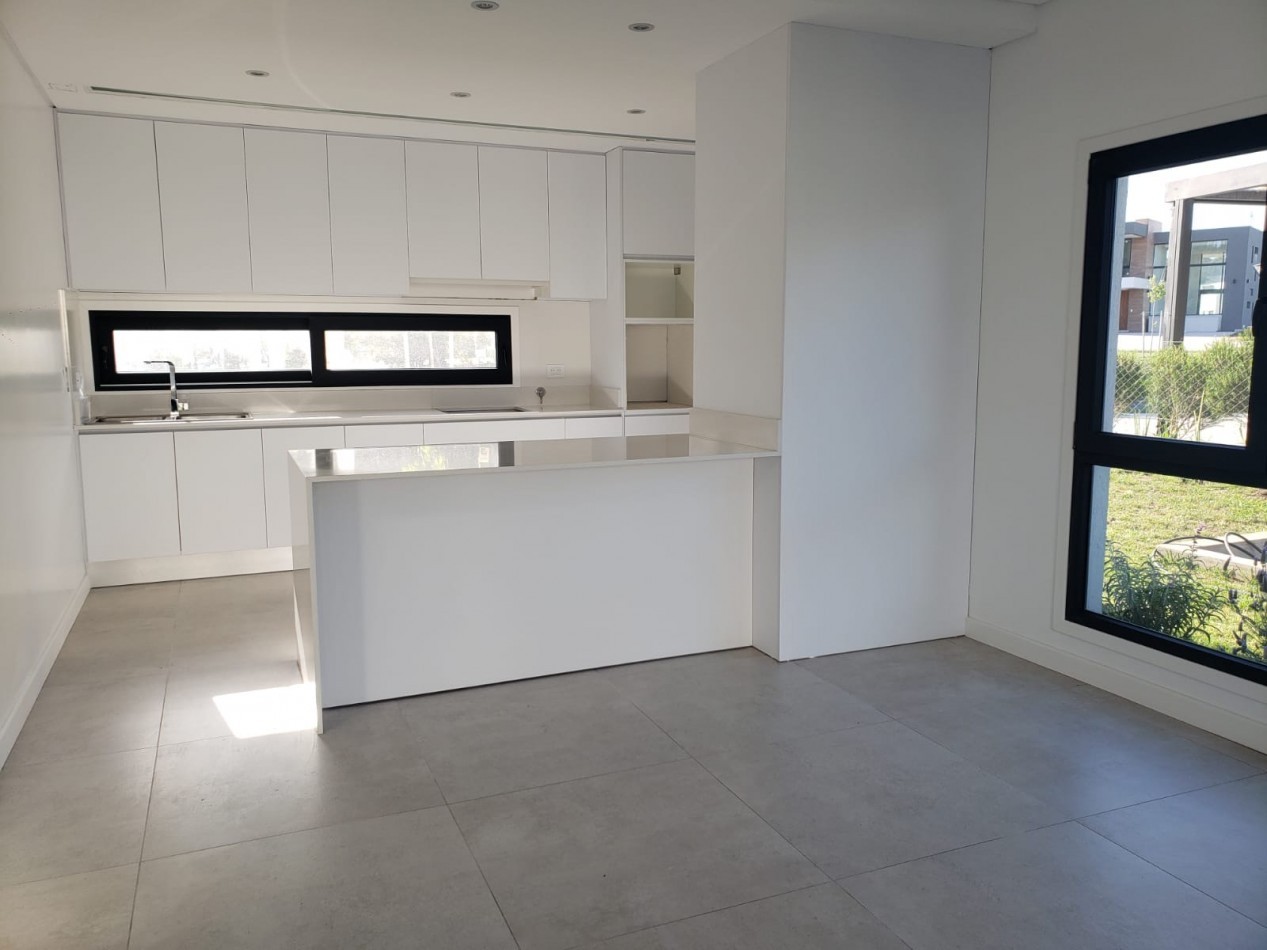 ALQUILER 24 MESES 4 AMB ESTILO Y CONFORT CASA A ESTRENAR  RUMENCO JOVEN