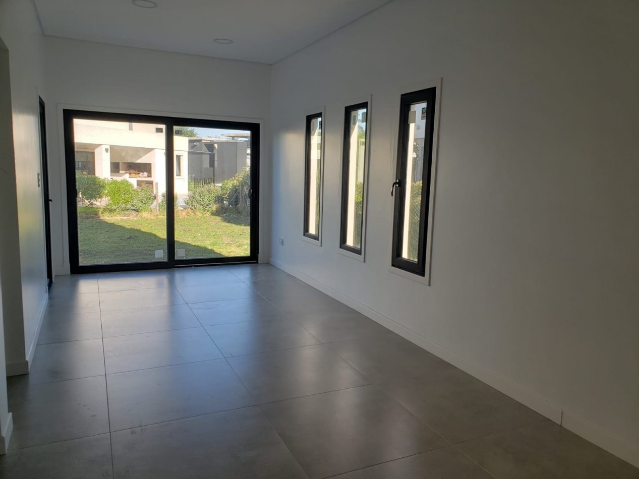 ALQUILER 24 MESES 4 AMB ESTILO Y CONFORT CASA A ESTRENAR  RUMENCO JOVEN