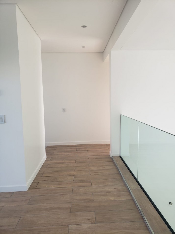 ALQUILER 24 MESES 4 AMB ESTILO Y CONFORT CASA A ESTRENAR  RUMENCO JOVEN