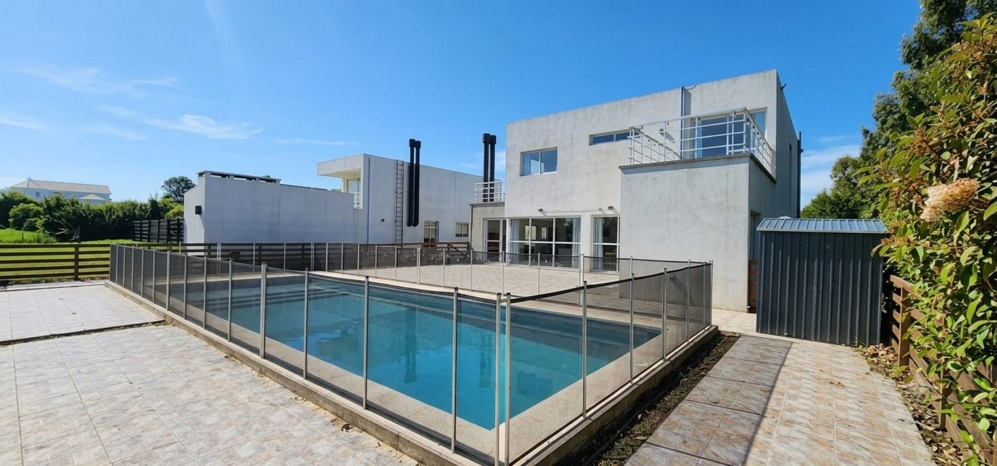VENTA AMPLIA RESIDENCIA EN RUMENCO CON PISCINA