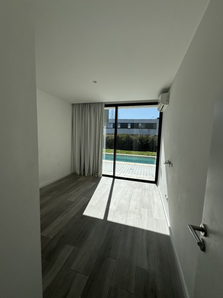 CASA CON PISCINA EN ALQUILER 24 MESES EN EL BARRIO PRIVADO RUMENCO