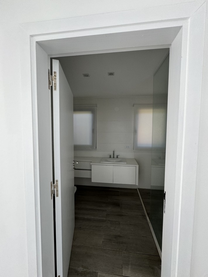 CASA CON PISCINA EN ALQUILER 24 MESES EN EL BARRIO PRIVADO RUMENCO