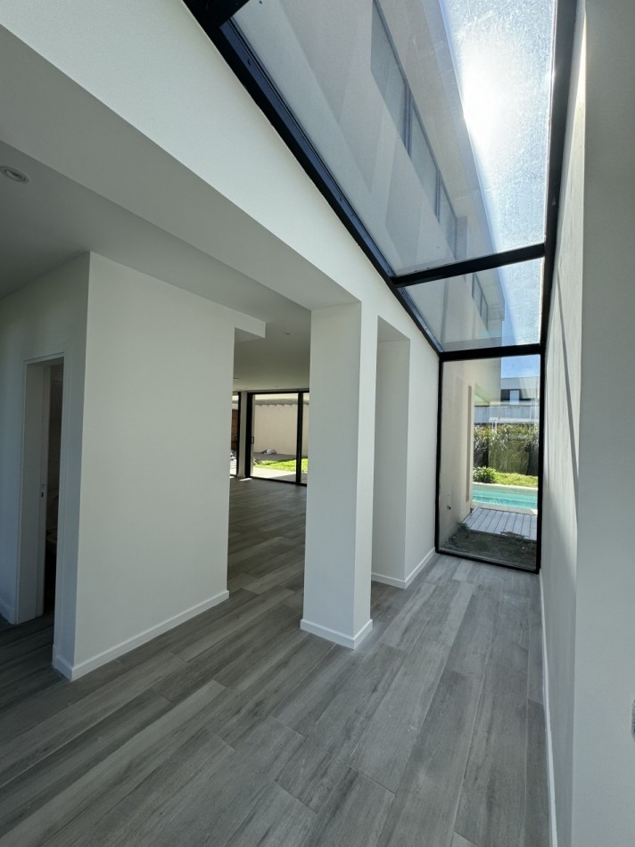 CASA CON PISCINA EN ALQUILER 24 MESES EN EL BARRIO PRIVADO RUMENCO
