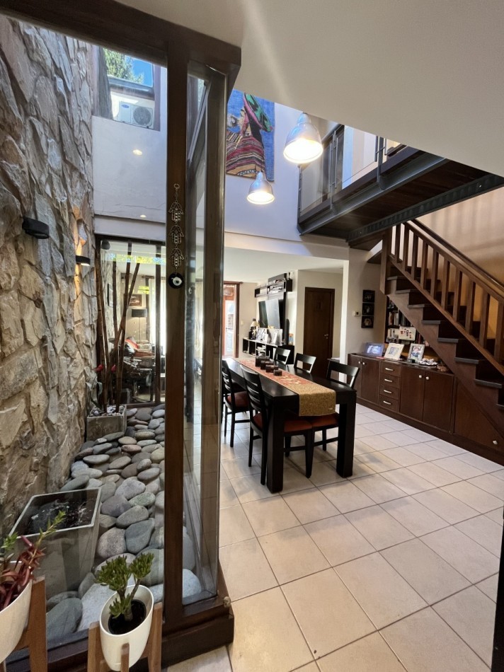 VENTA HERMOSO PH ZONA CAISAMA 3AMB CON 2 baños y PARQUE Y PISCINA