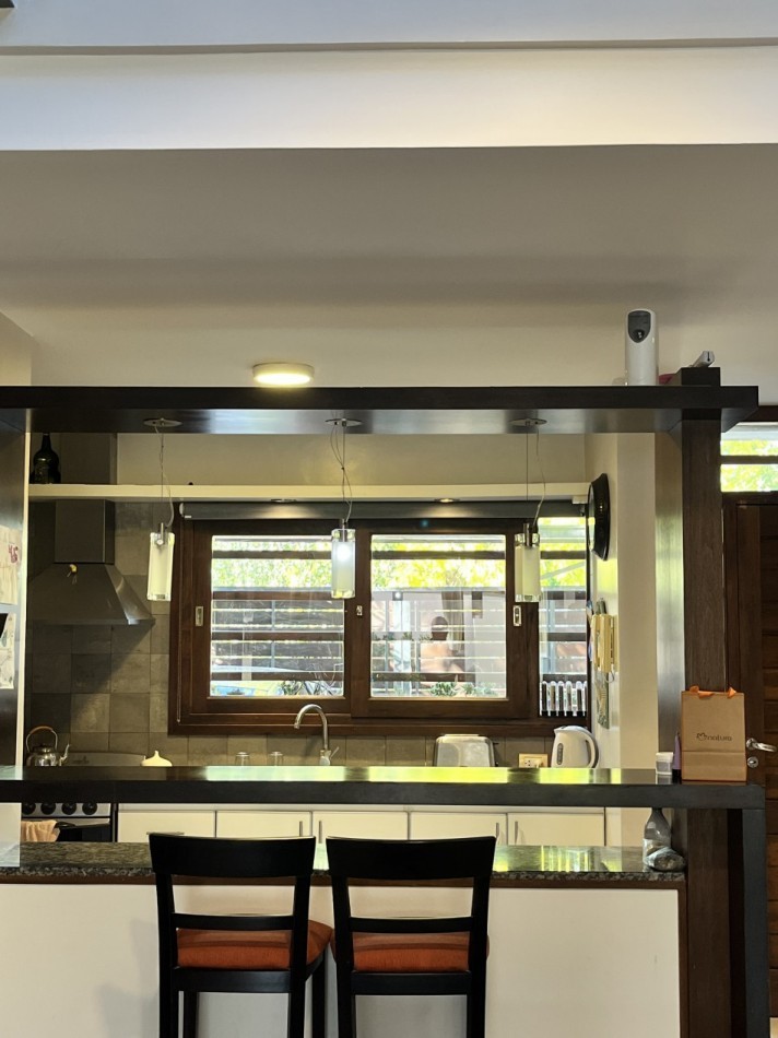 VENTA HERMOSO PH ZONA CAISAMA 3AMB CON 2 baños y PARQUE Y PISCINA