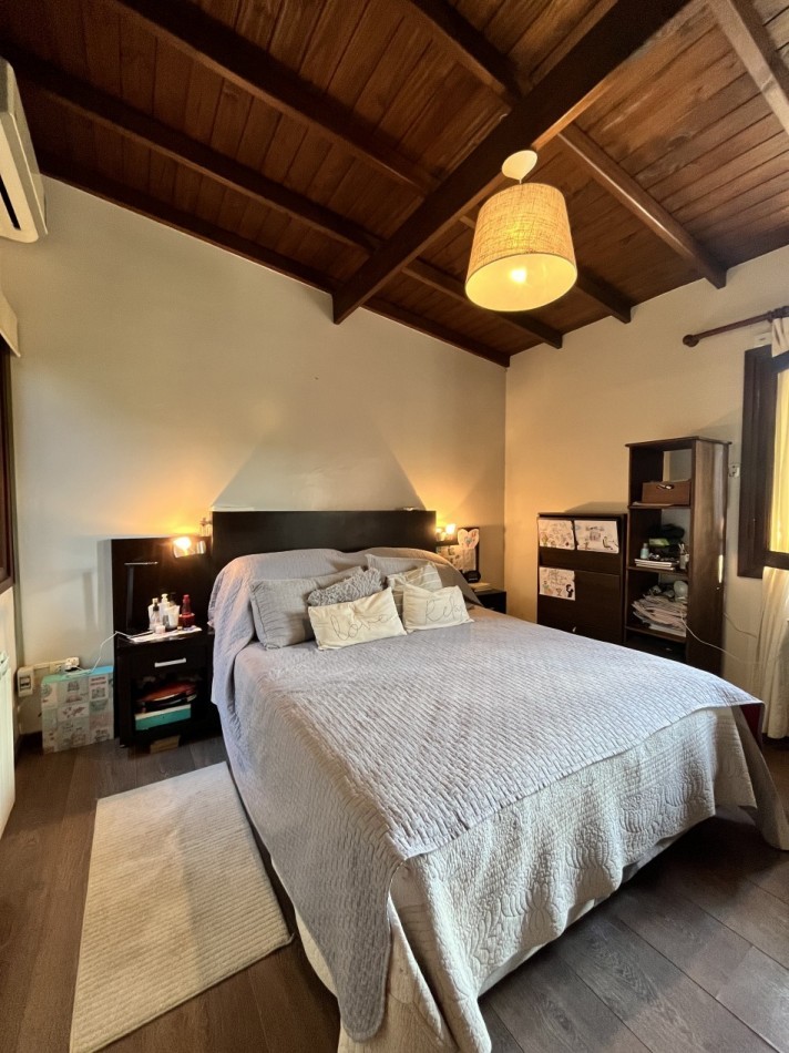 VENTA HERMOSO PH ZONA CAISAMA 3AMB CON 2 baños y PARQUE Y PISCINA