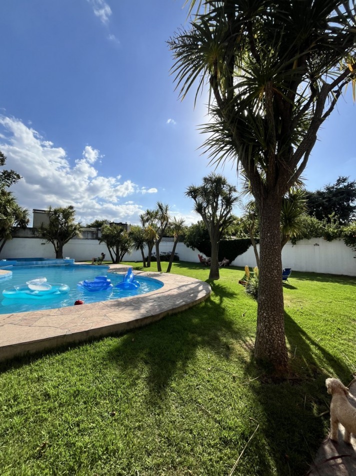 VENTA HERMOSO PH ZONA CAISAMA 3AMB CON 2 baños y PARQUE Y PISCINA