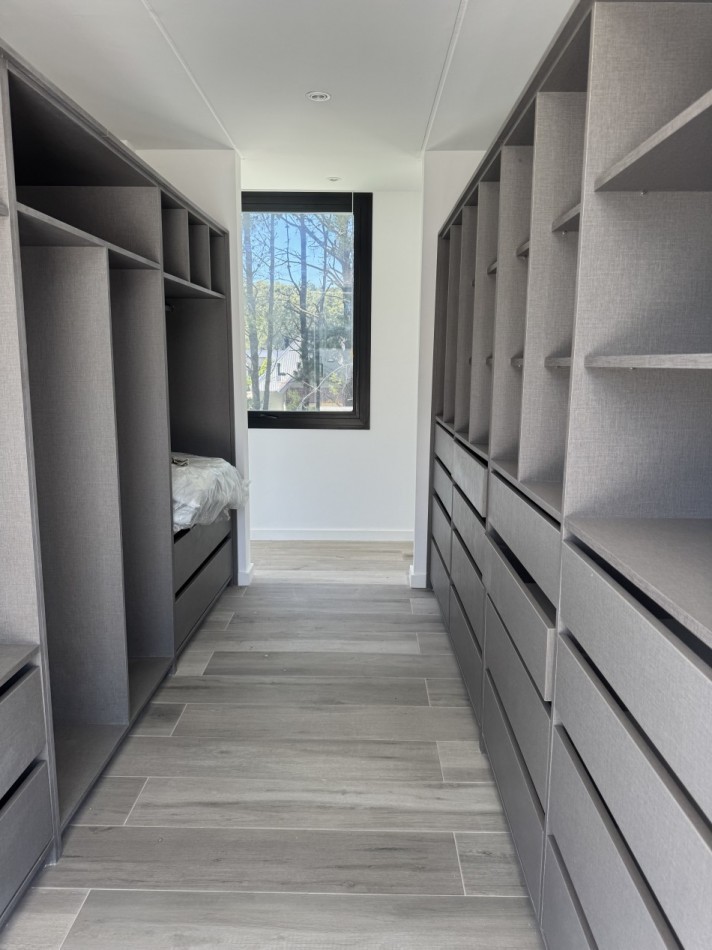 CASA CON PISCINA EN ALQUILER 24 MESES EN EL BARRIO PRIVADO RUMENCO