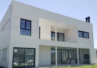 A ESTRENAR! CASA 4 AMBIENTES RUMENCO JOVEN
