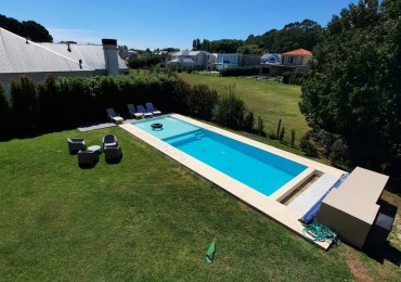 CASA CON PISCINA EN ALQUILER DE MARZO A DICIEMBRE 